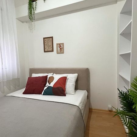 Charming 2 Bedroom Apartment سكوبجي المظهر الخارجي الصورة
