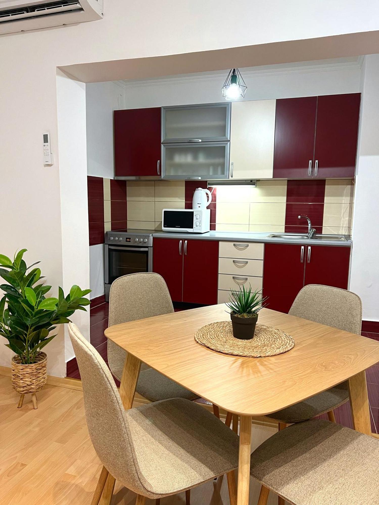 Charming 2 Bedroom Apartment سكوبجي المظهر الخارجي الصورة